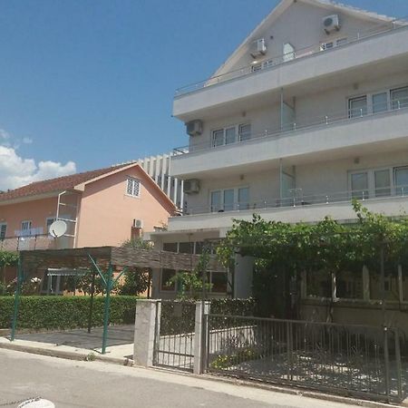 Mona&Mike Apartments Tivat Eksteriør billede